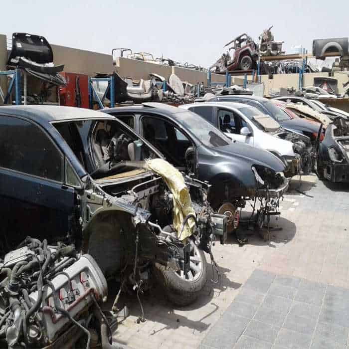 سكراب قطع غيار في الكويت لجميع انواع السيارات خدمة توصيل 24 ساعة